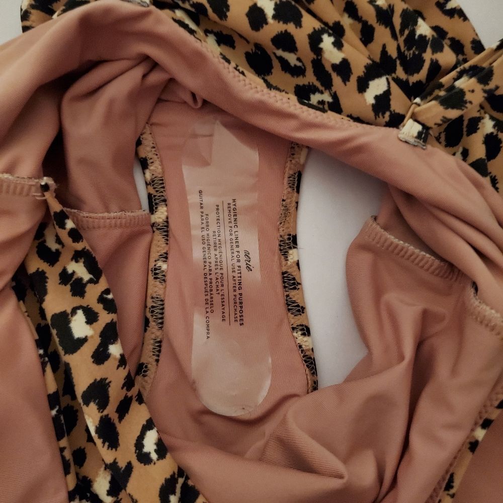 NWT Aerie Wrap Full Coverage One Piece Leopard Print Swimsuit Size S - Picture 12 of 15